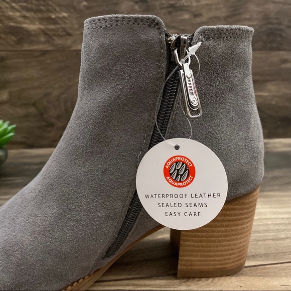 NIB Blondo Nina Waterproof Suede Ankle Bootie - Picture 10 of 12
